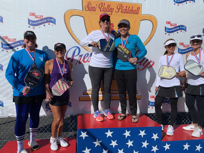 Sharon and Mari got gold in 4.0 18+